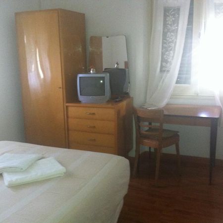Pensione Elvezia Rapallo Buitenkant foto