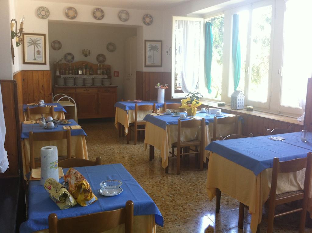 Pensione Elvezia Rapallo Buitenkant foto